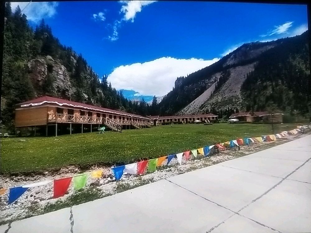 囊谦尕尔寺大峡谷叁赞生态文化旅游度假营地