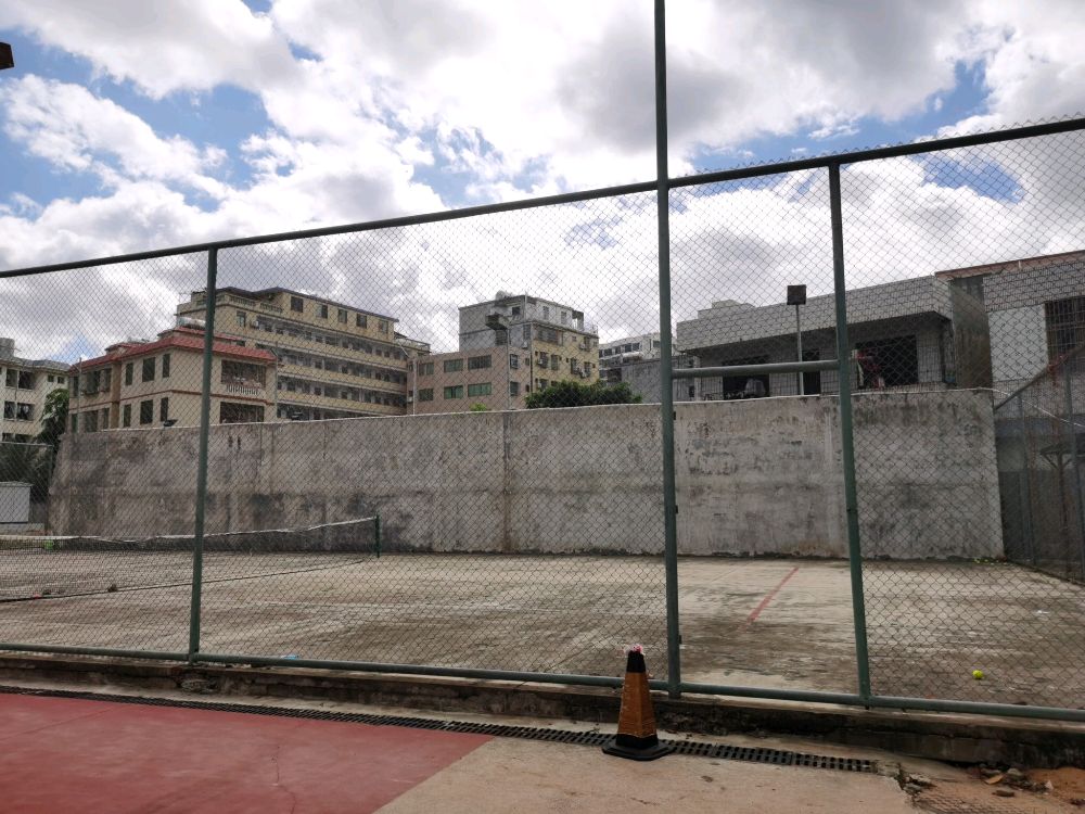 海南医学院城西校区-网球场