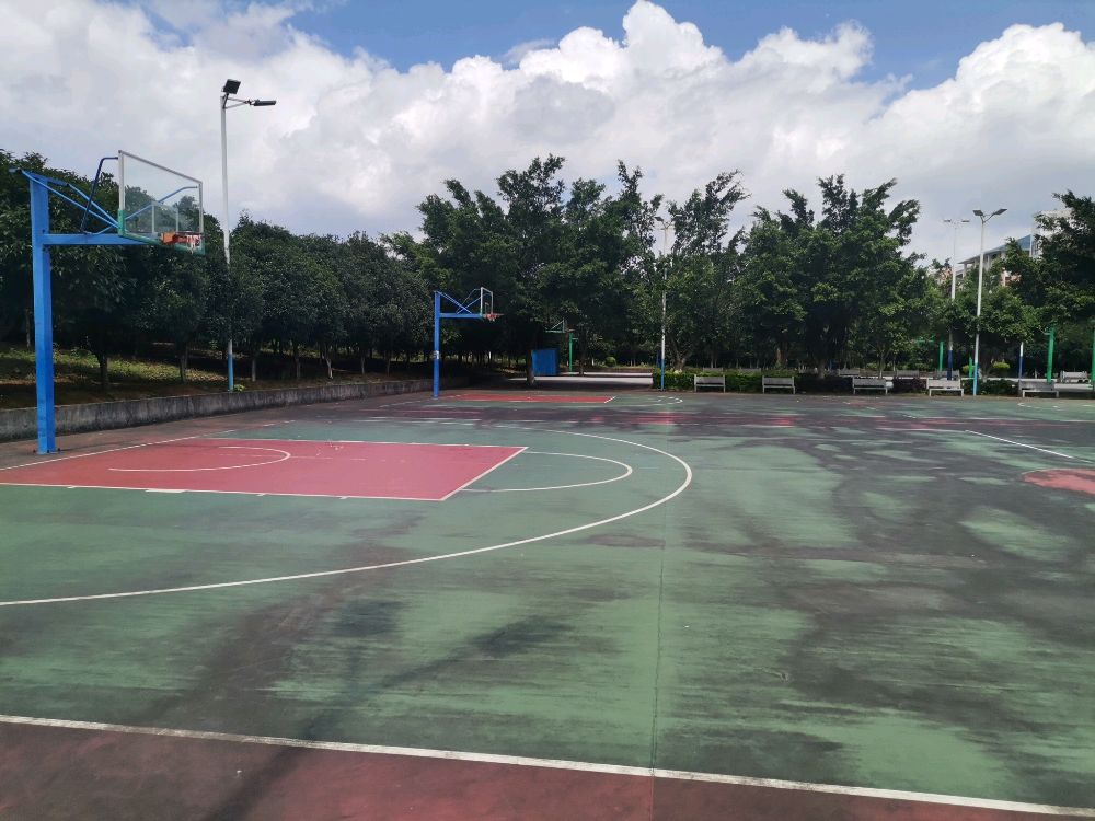 林理工大学(雁山校区)-二号篮球场