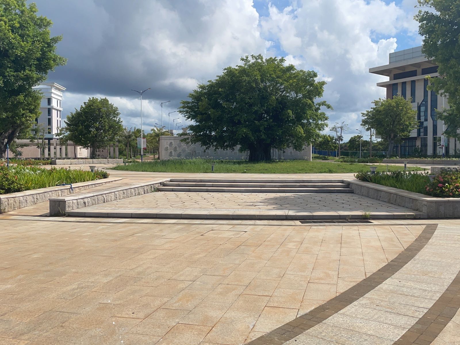 标签: 休闲广场 休闲娱乐