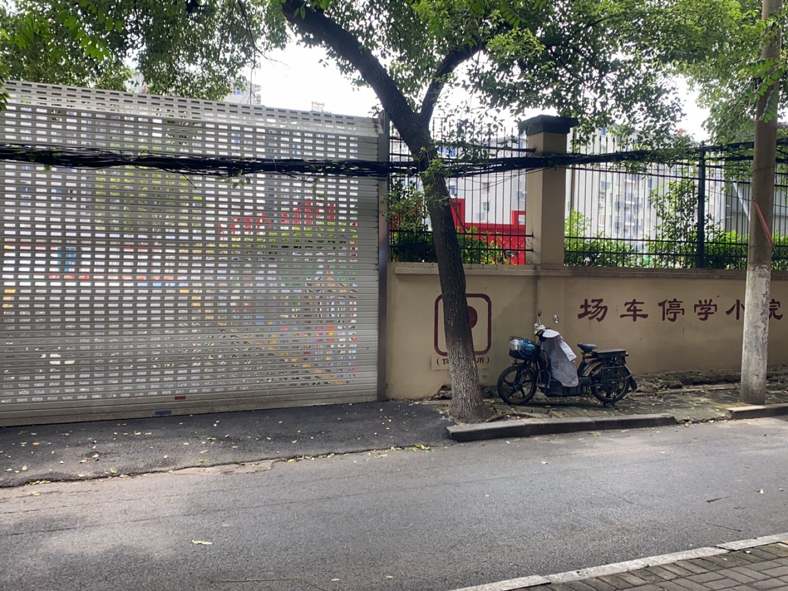 南昌市书院学校-地上停车场