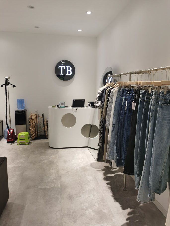 TB女装(Tenbuyers心怡路店)