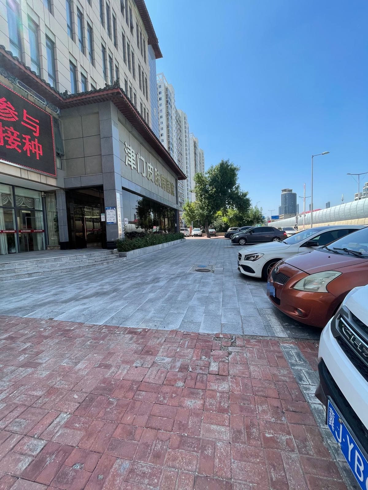 天津津门皮肤病医院-地上停车场
