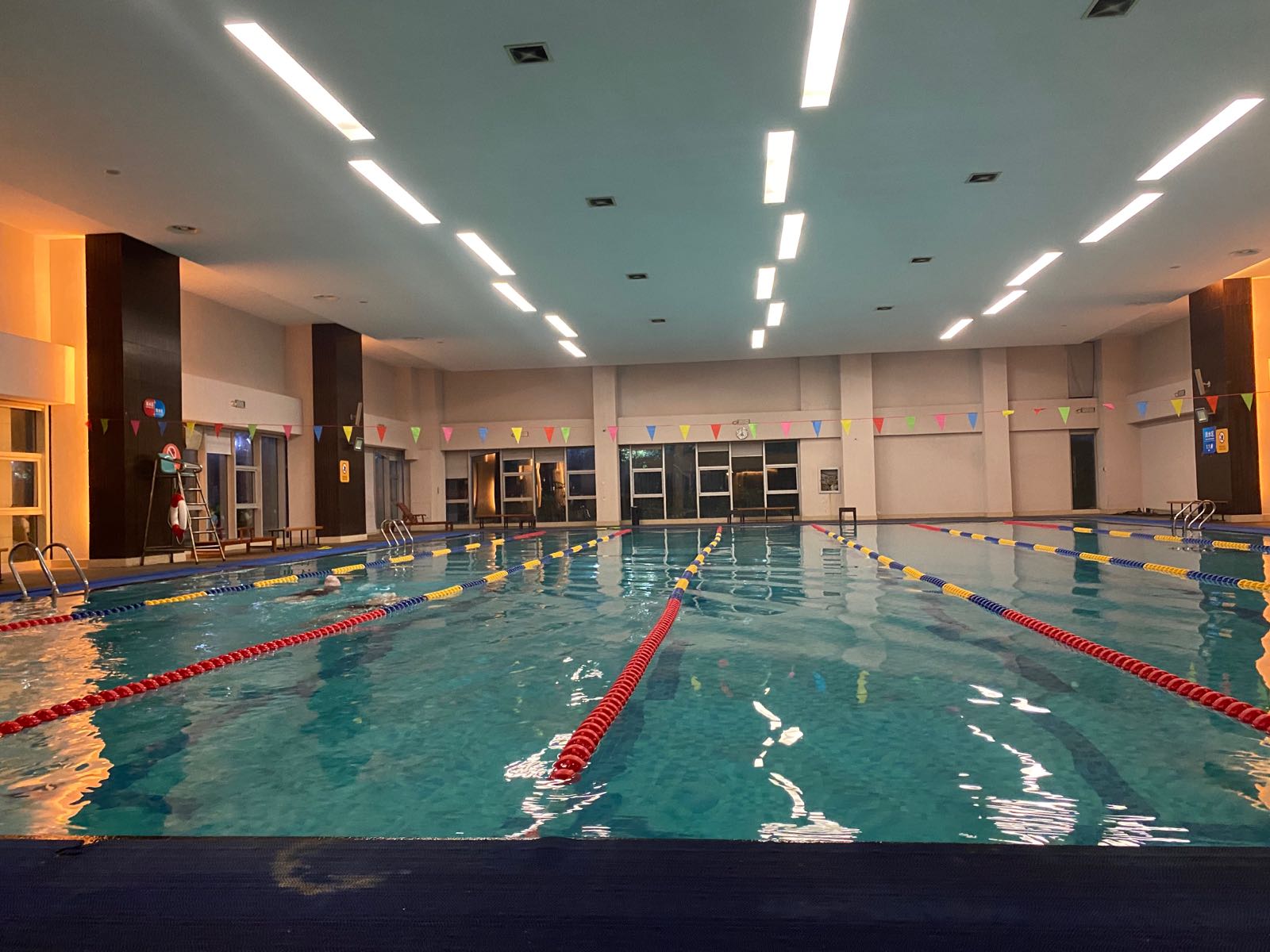 美联奥恩匹克花园运动城-游泳馆