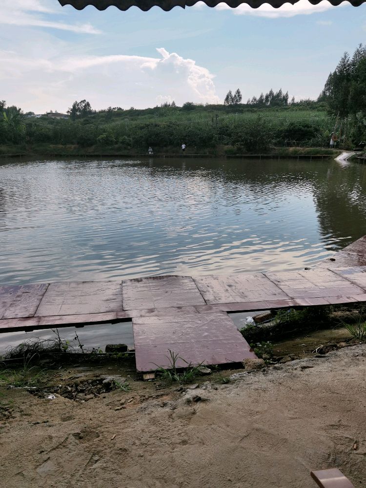 九曲湾平云休闲钓场