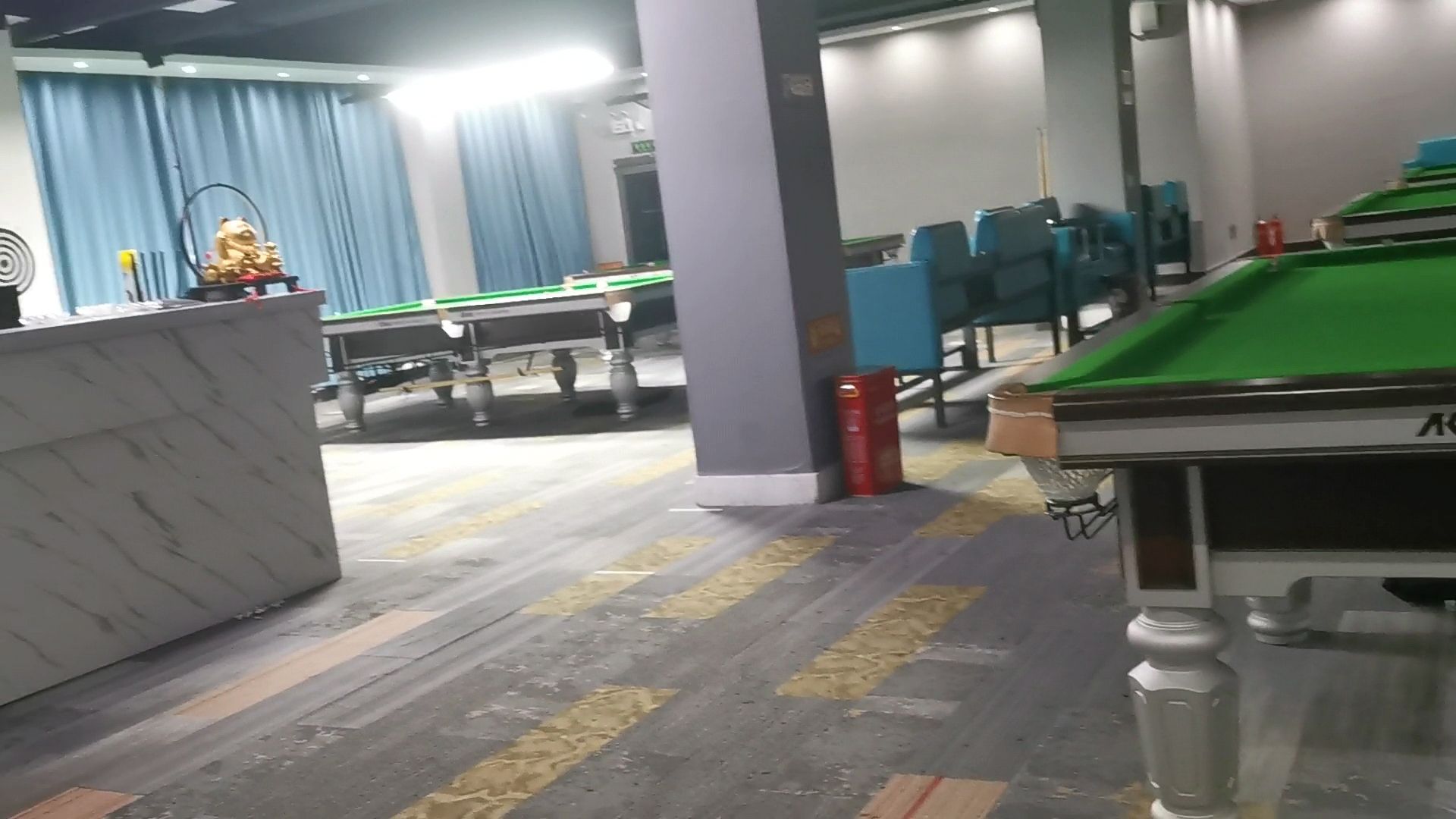 嘿八台球