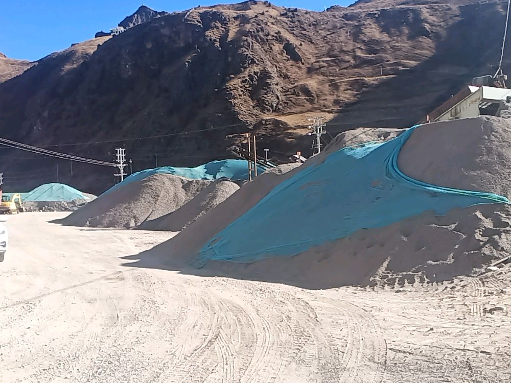 比如县正辉工贸有限公司砂场