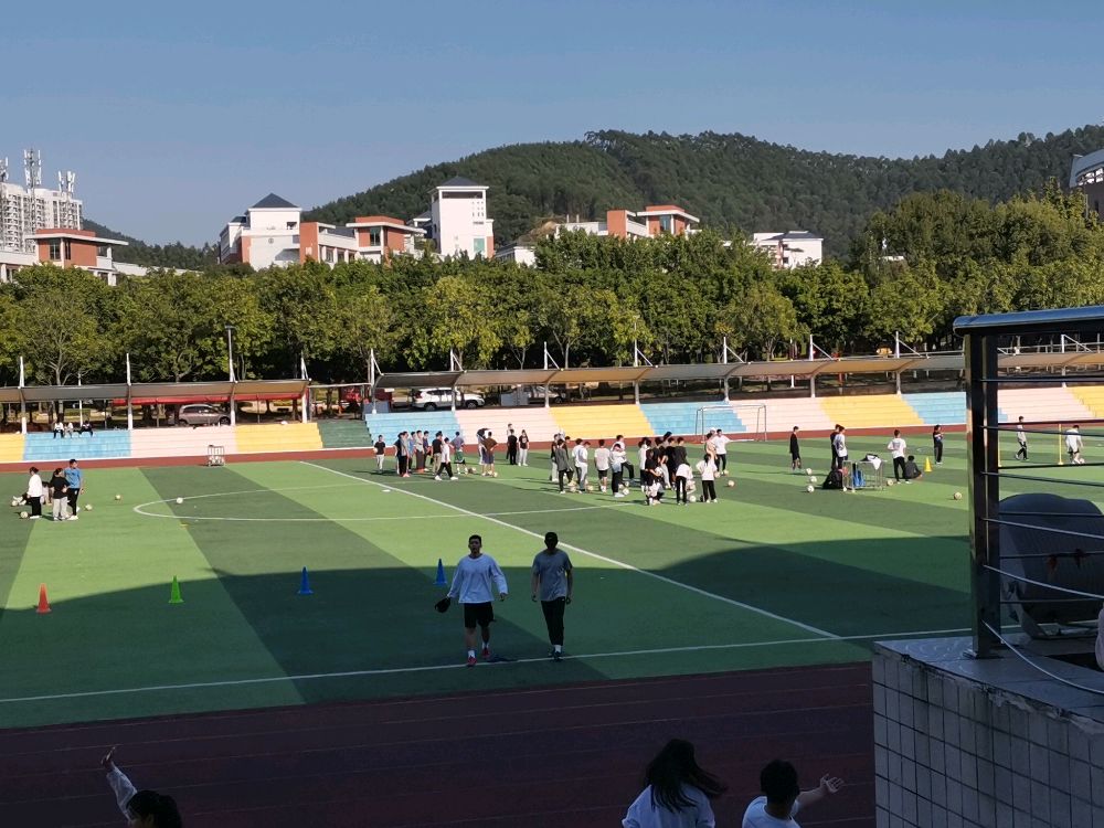 广东理工学院-足球场