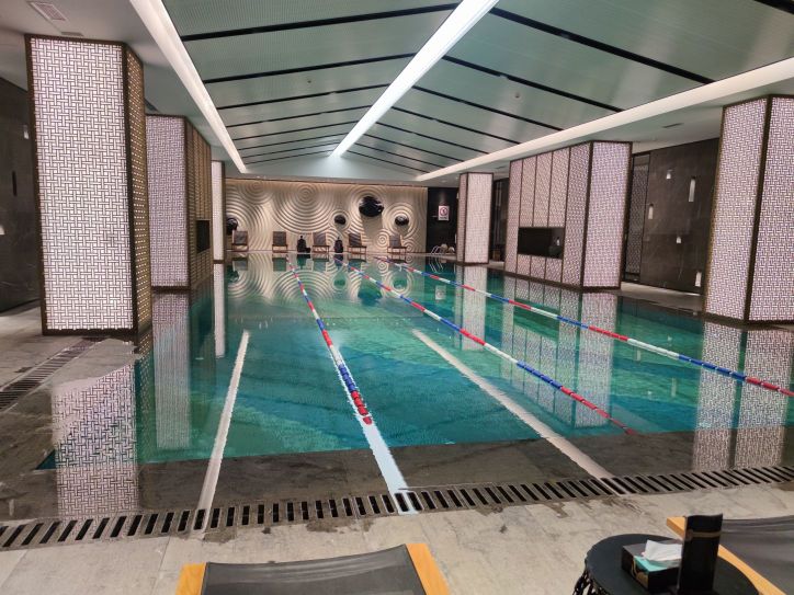 君悦府恒温游泳健身会馆