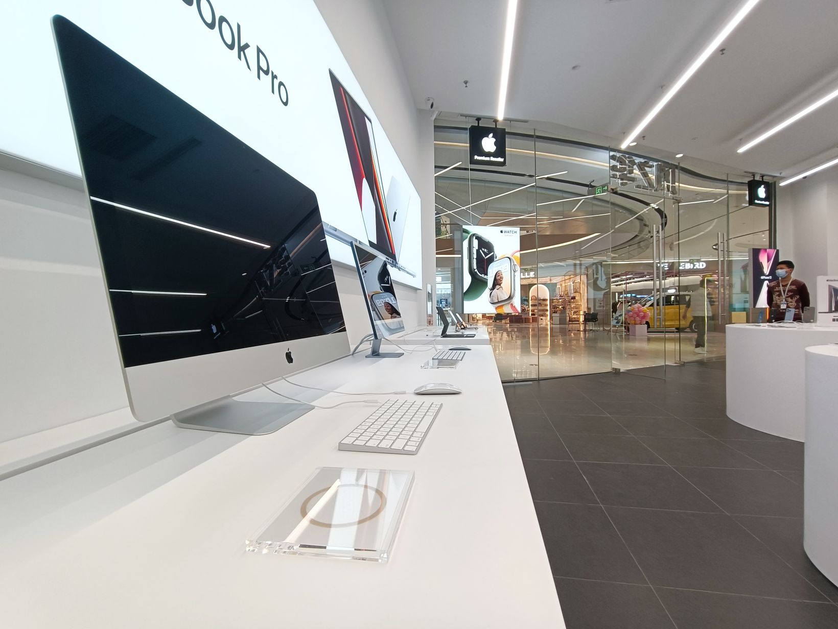 Apple授权专营店(兴龙广缘店)
