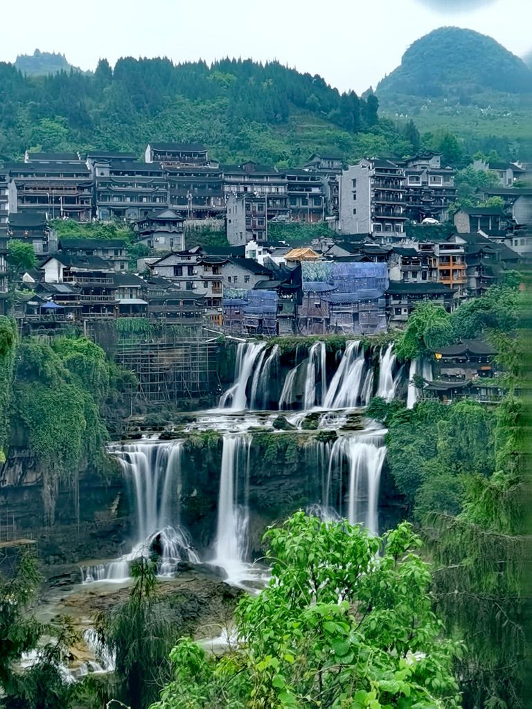 芙蓉镇大瀑布