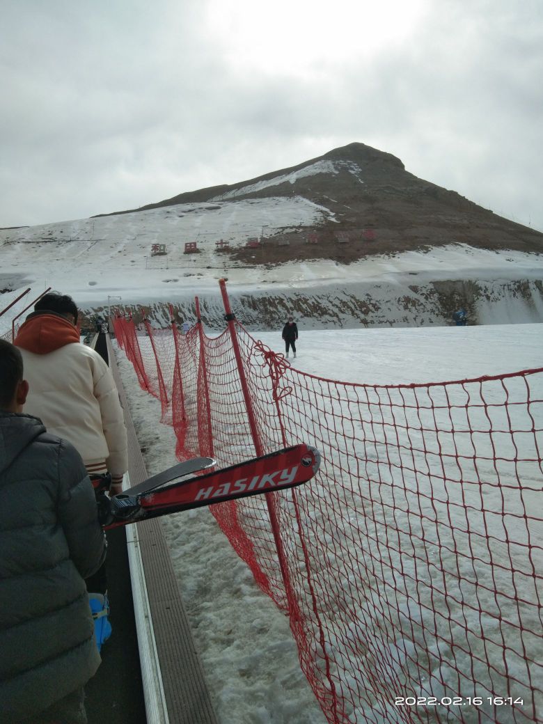 和田昆仑山七星雪化雪场