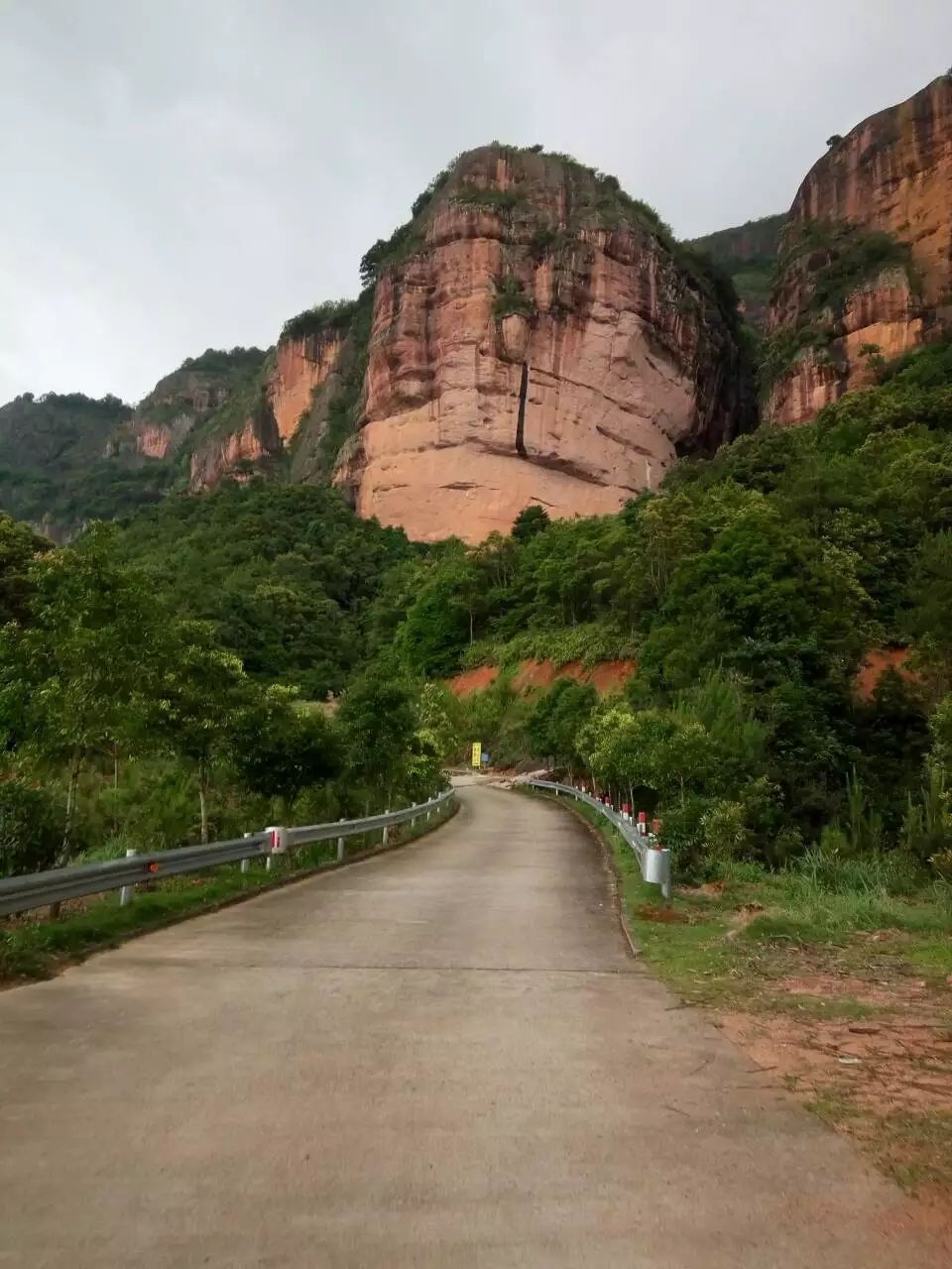 南台山国家森林公园石龙寨观佛景区