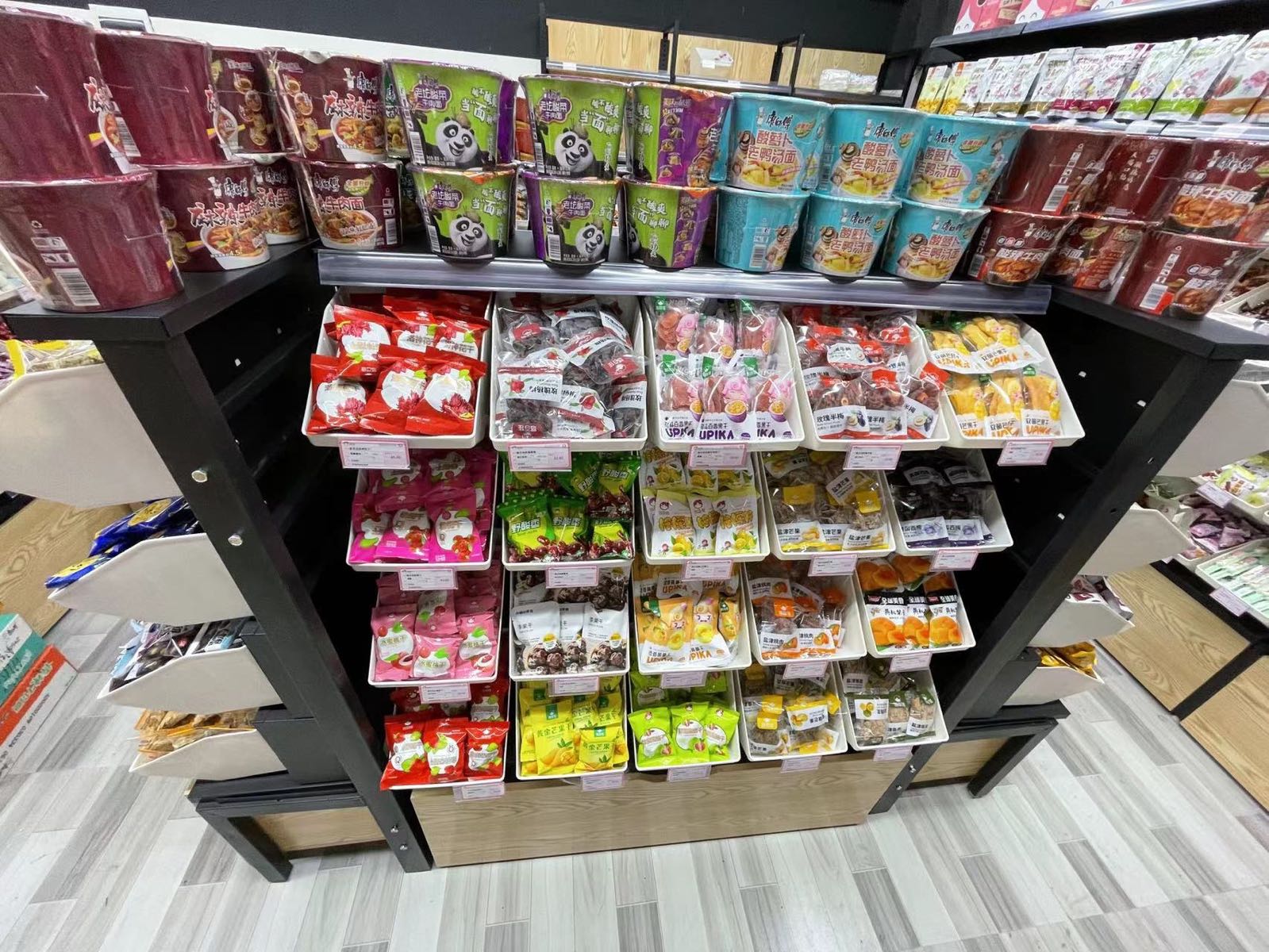 今晨星佳零食便利店