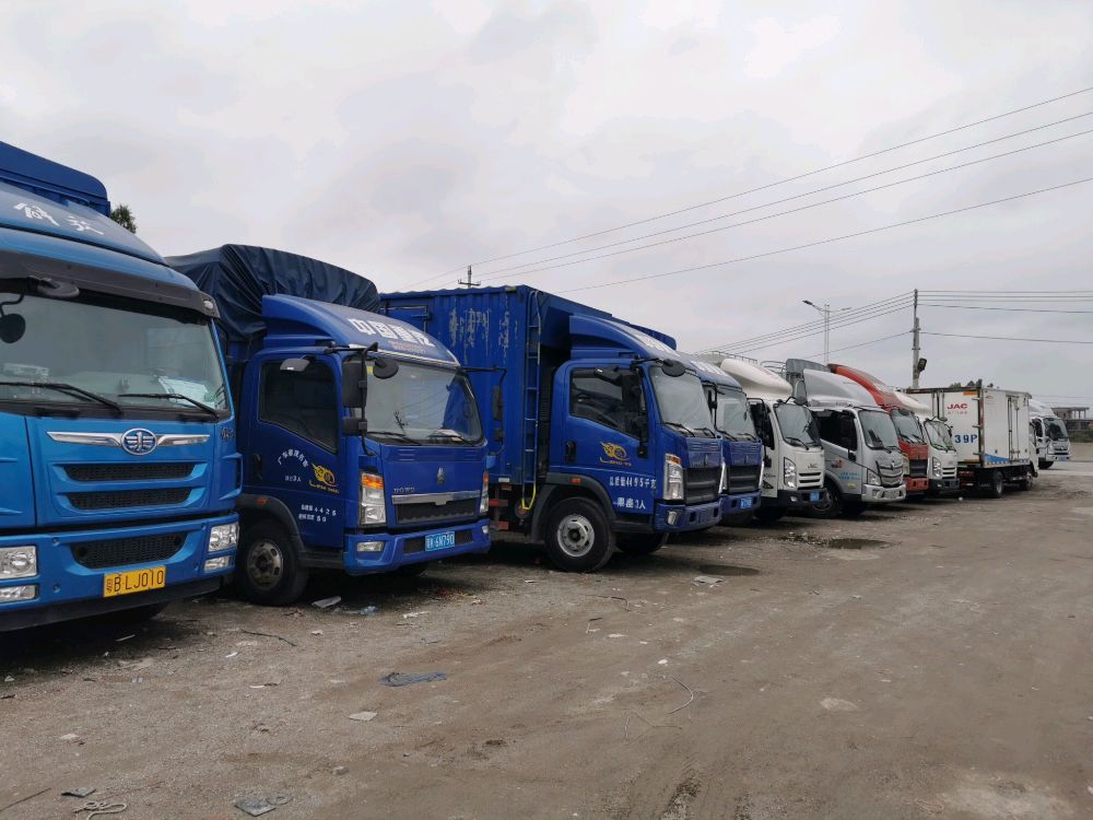 兴勇二手车大型批发