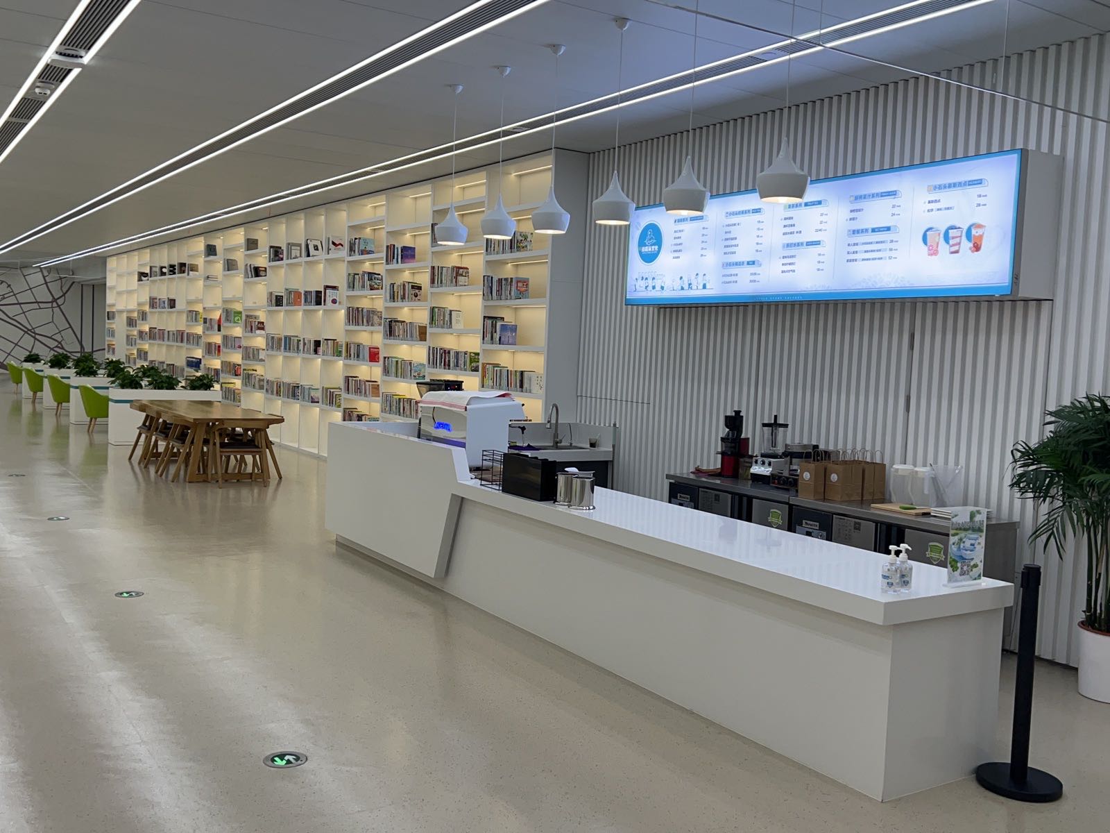 悦江·小石头书店