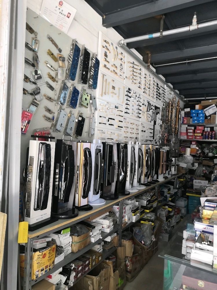 郭氏开锁换锁修门专业指纹锁门禁