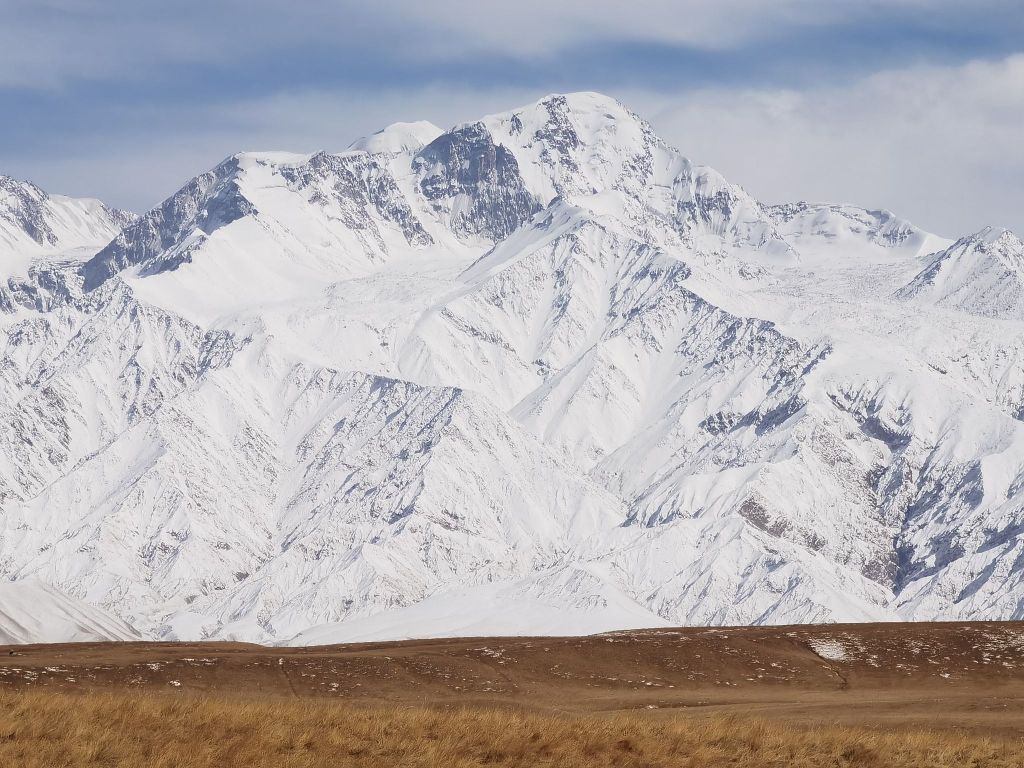 策勒县一牧场昆仑山亚门大峡谷