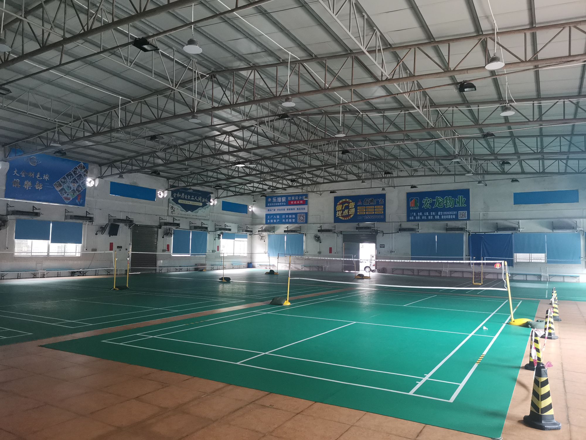 潮圆羽毛球馆