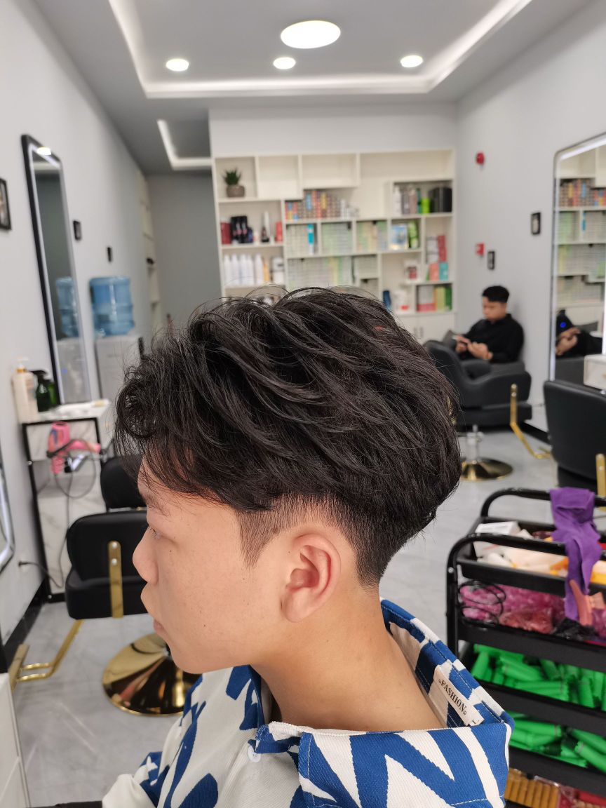 时美造型(宇虹·万花城店)