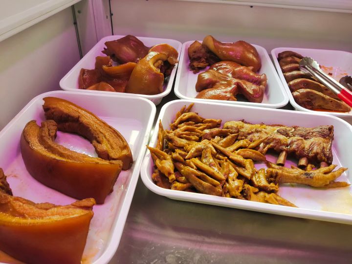 汶川杨师卤菜店