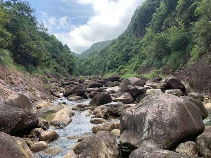 卧龙峡