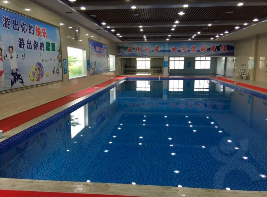 西湖。水岸游泳中心