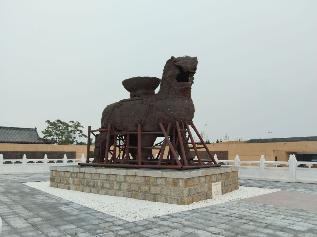沧州铁狮与旧城遗址公园