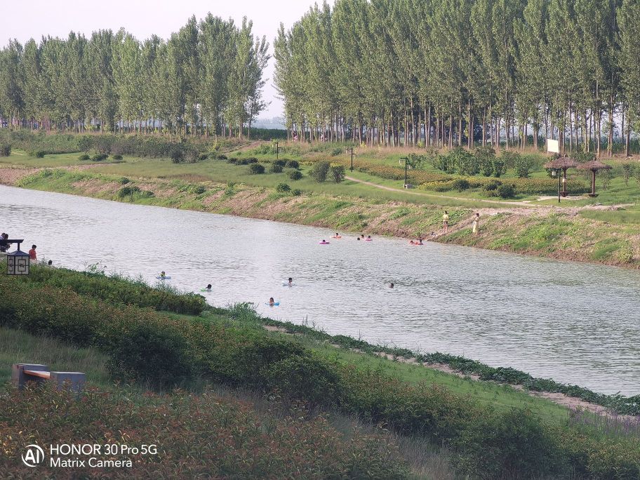 张坡枯河公园