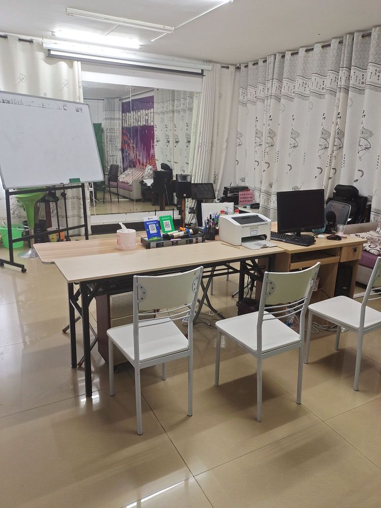 辉耀之星小主持人培训中心(青秀区店)