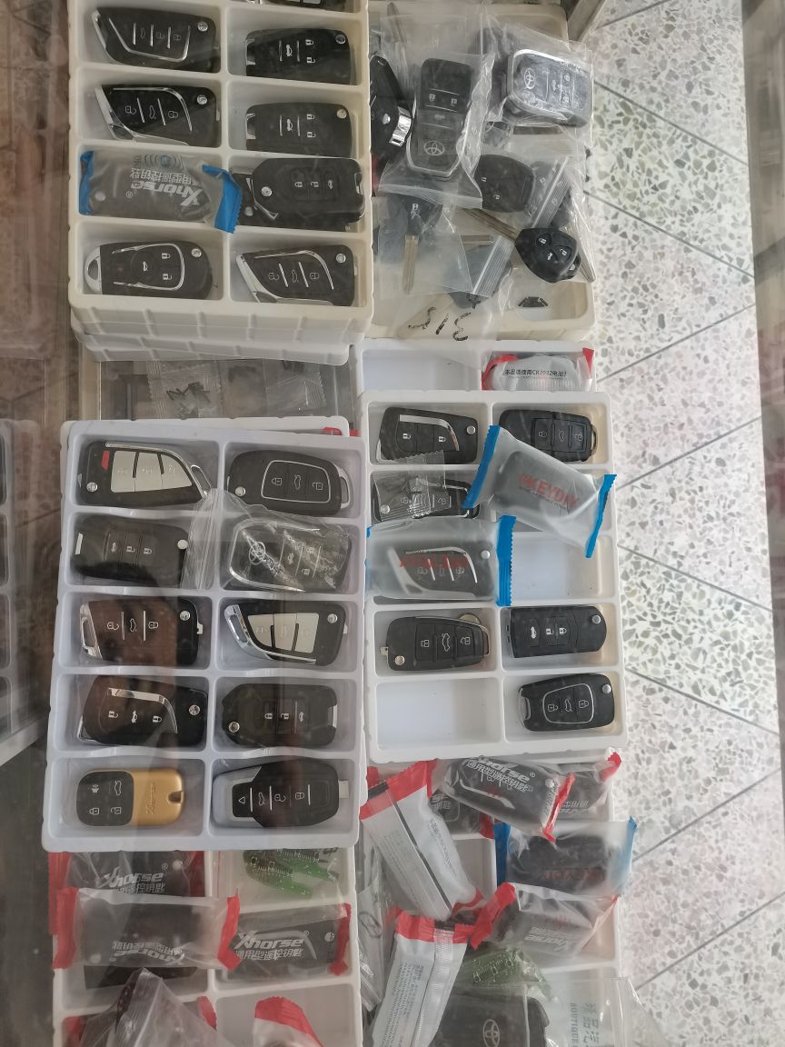 小张汽车钥匙开锁换锁