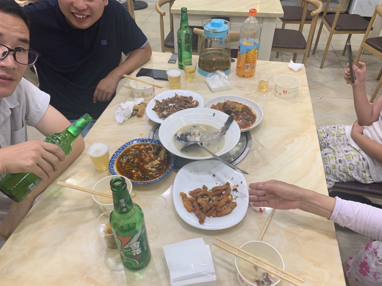 重庆火锅湘菜馆