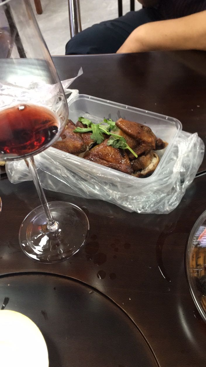 百年玛莎红酒庄(坪山石井店)