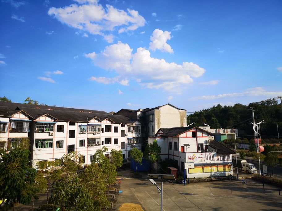 飞龙新村-篮球场
