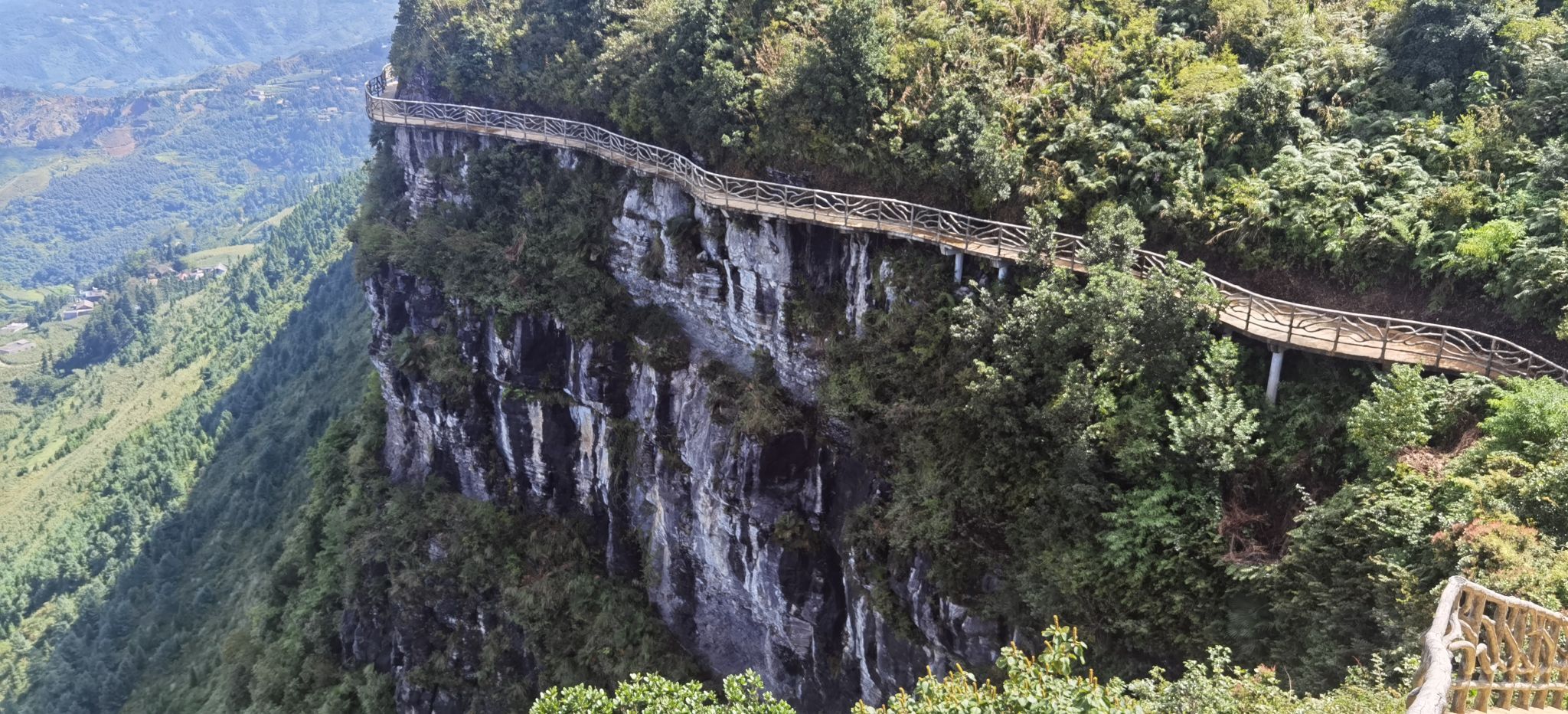 兴义市白龙山生态旅游度假村