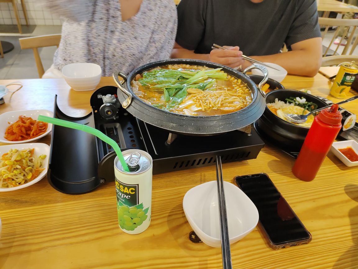 lululala噜噜啦啦韩试料理(元联邻里店)
