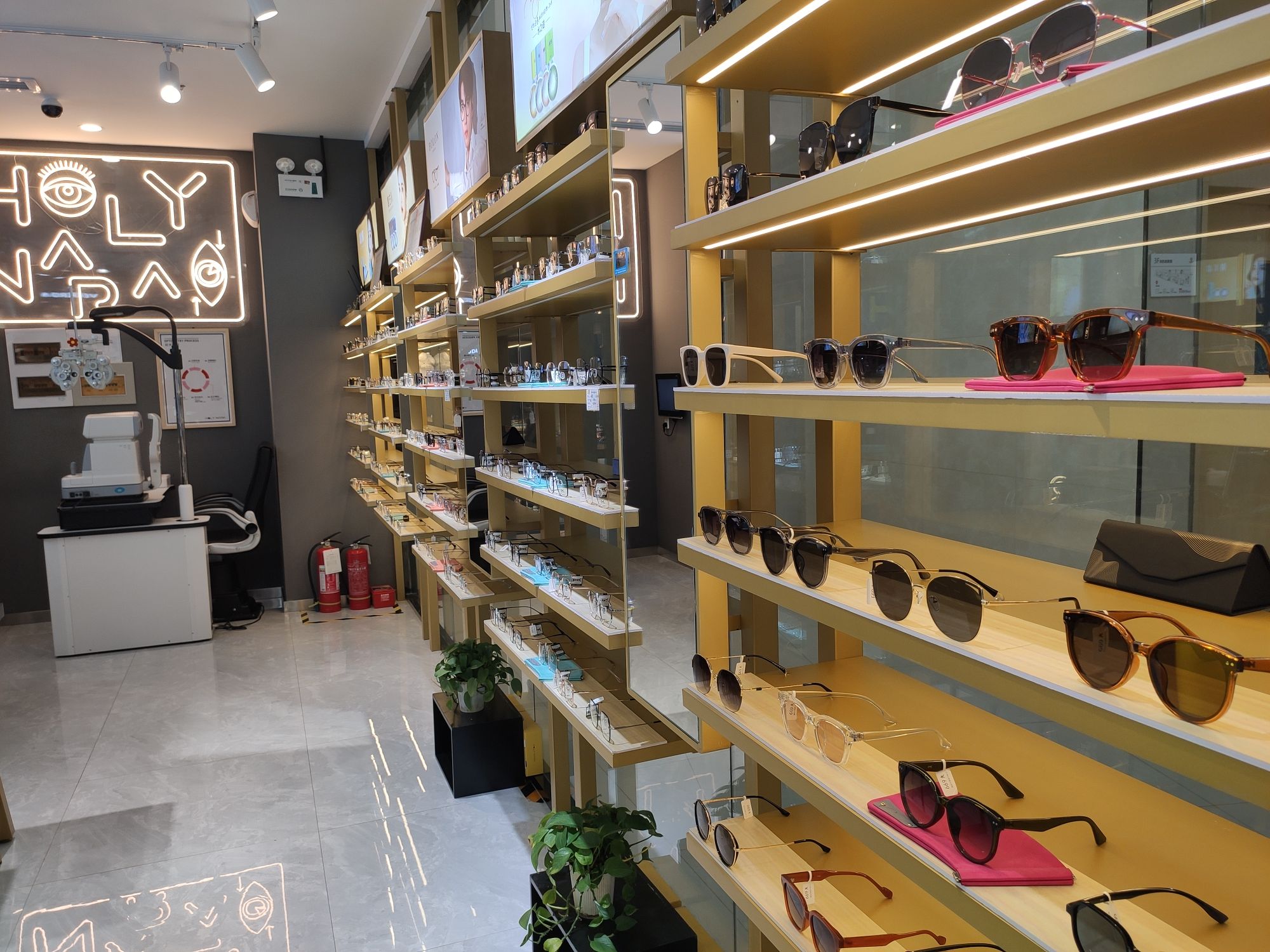 HOLY NARA眼镜店(公元时代购物中心店)