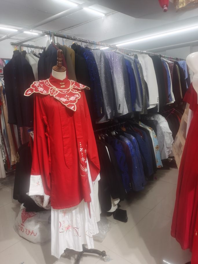 郑州市金水区迪凯舞台服饰店