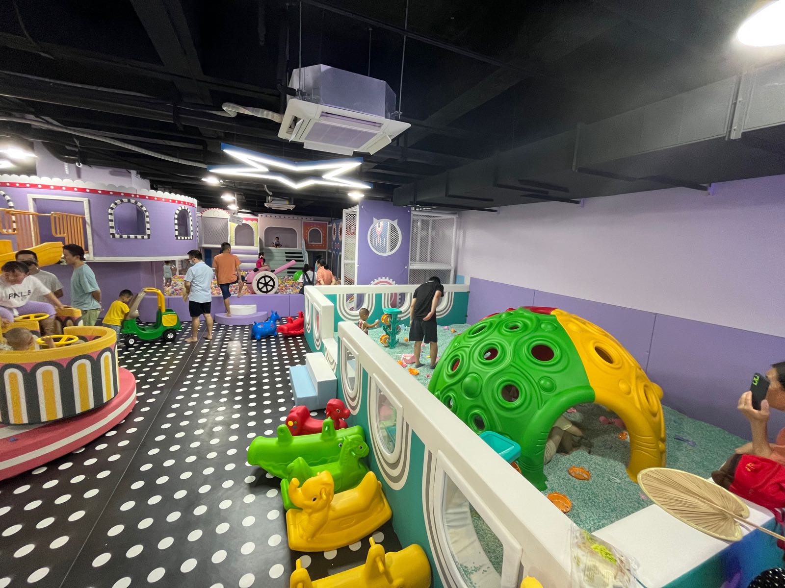 幻彩世界儿童乐园(大学城协信店)