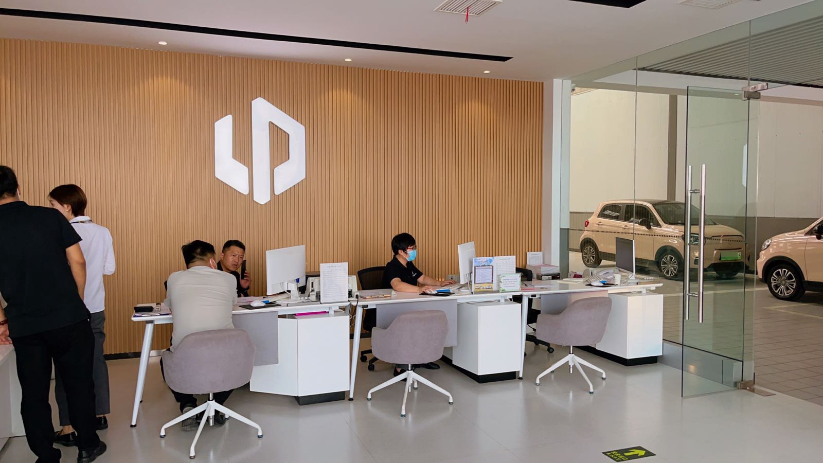 零跑汽车(郑州零跑中心中福汽车城店)