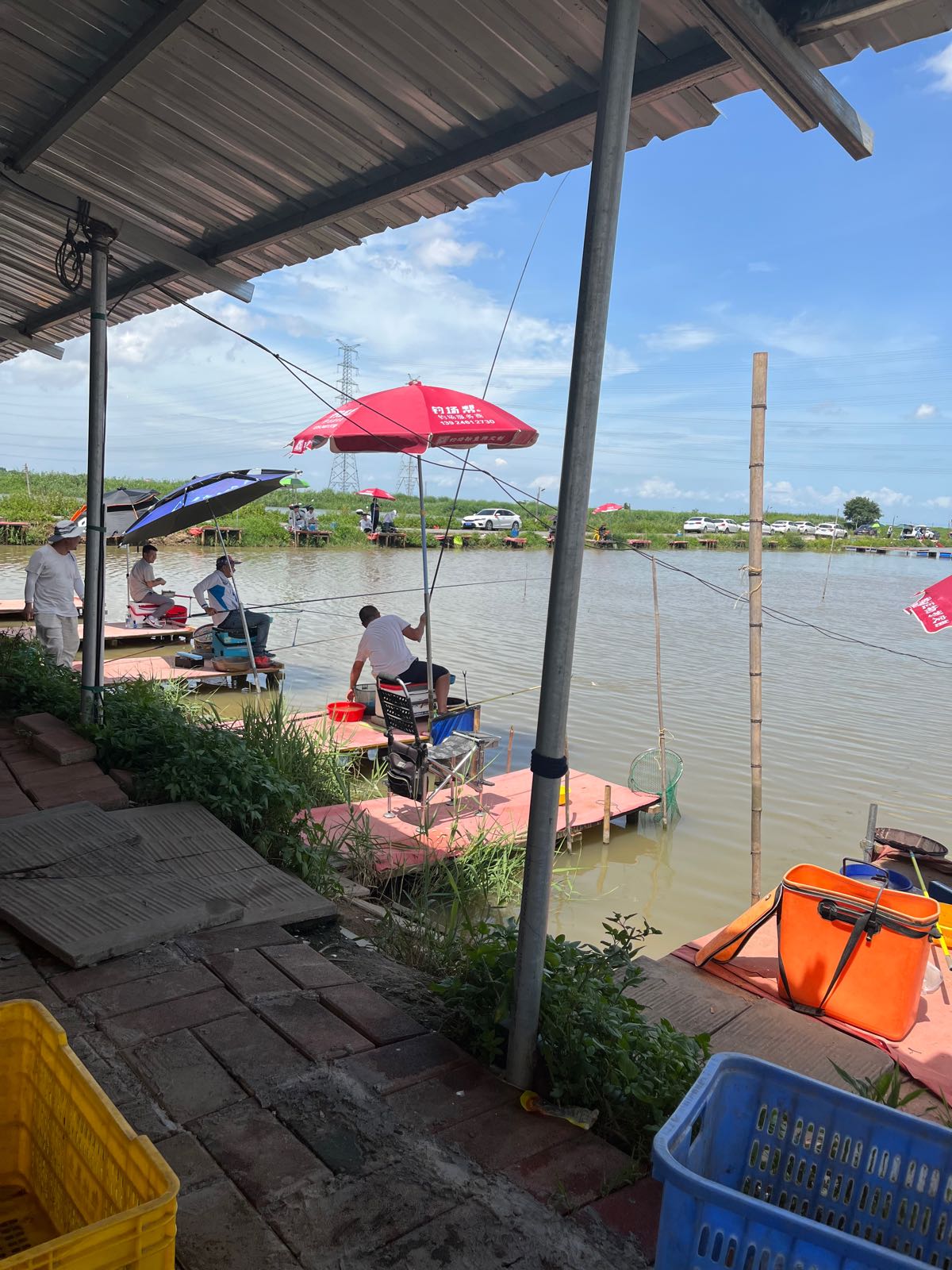 崖口休闲垂钓基地