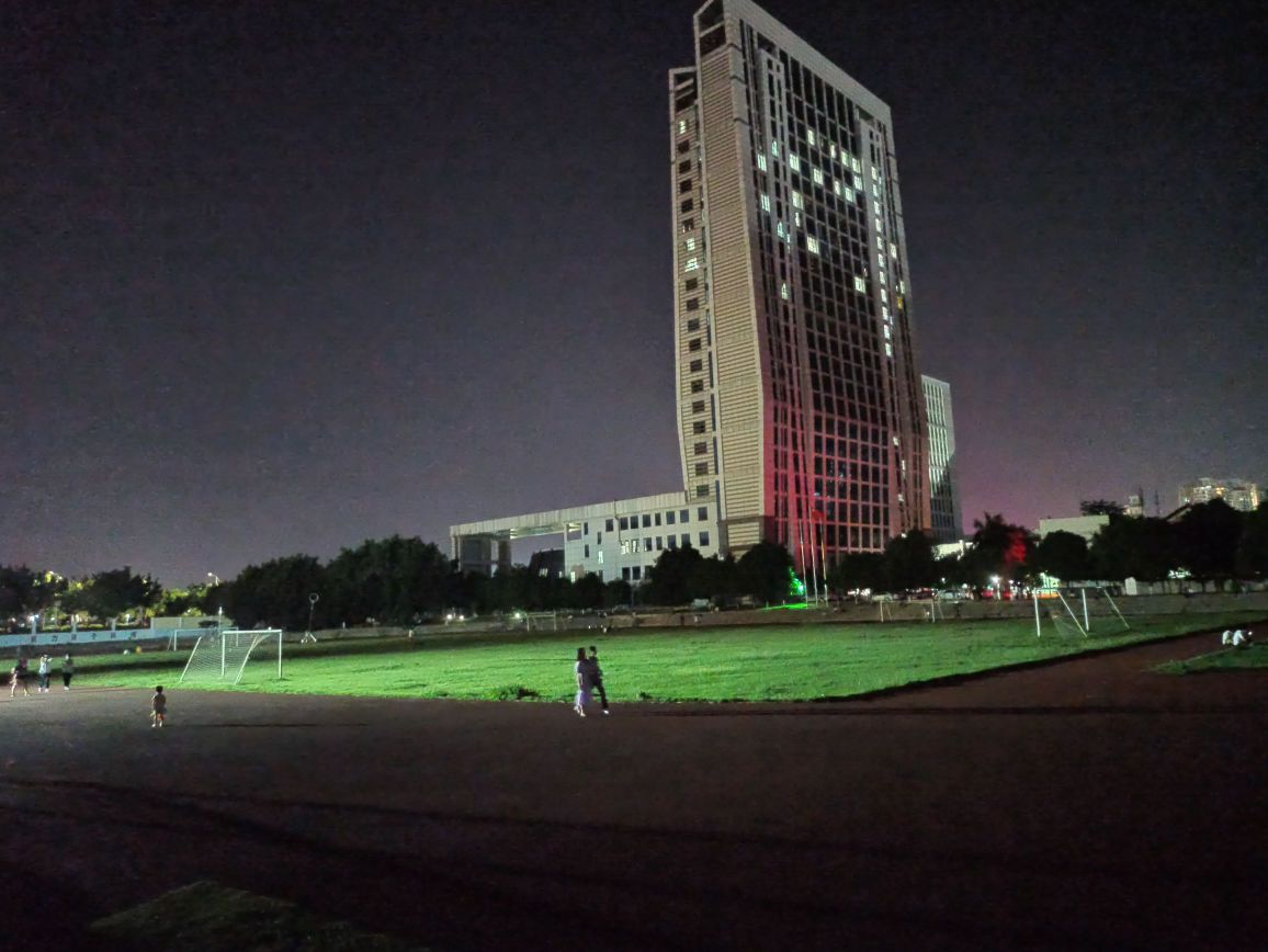 广西职业师范学院-体育场