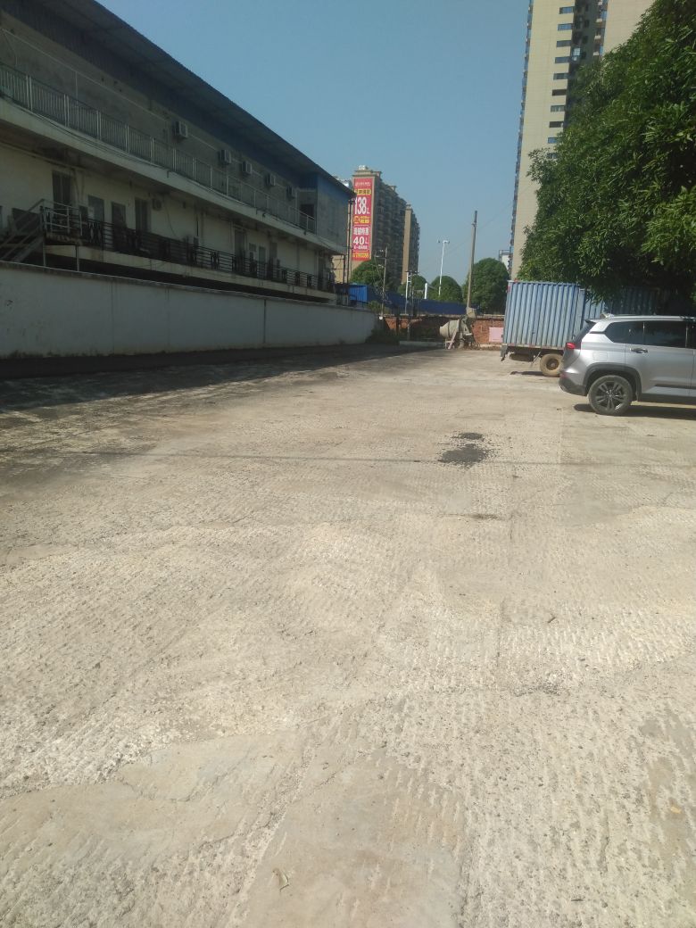 农业银行建设路生活区停车场-出入口