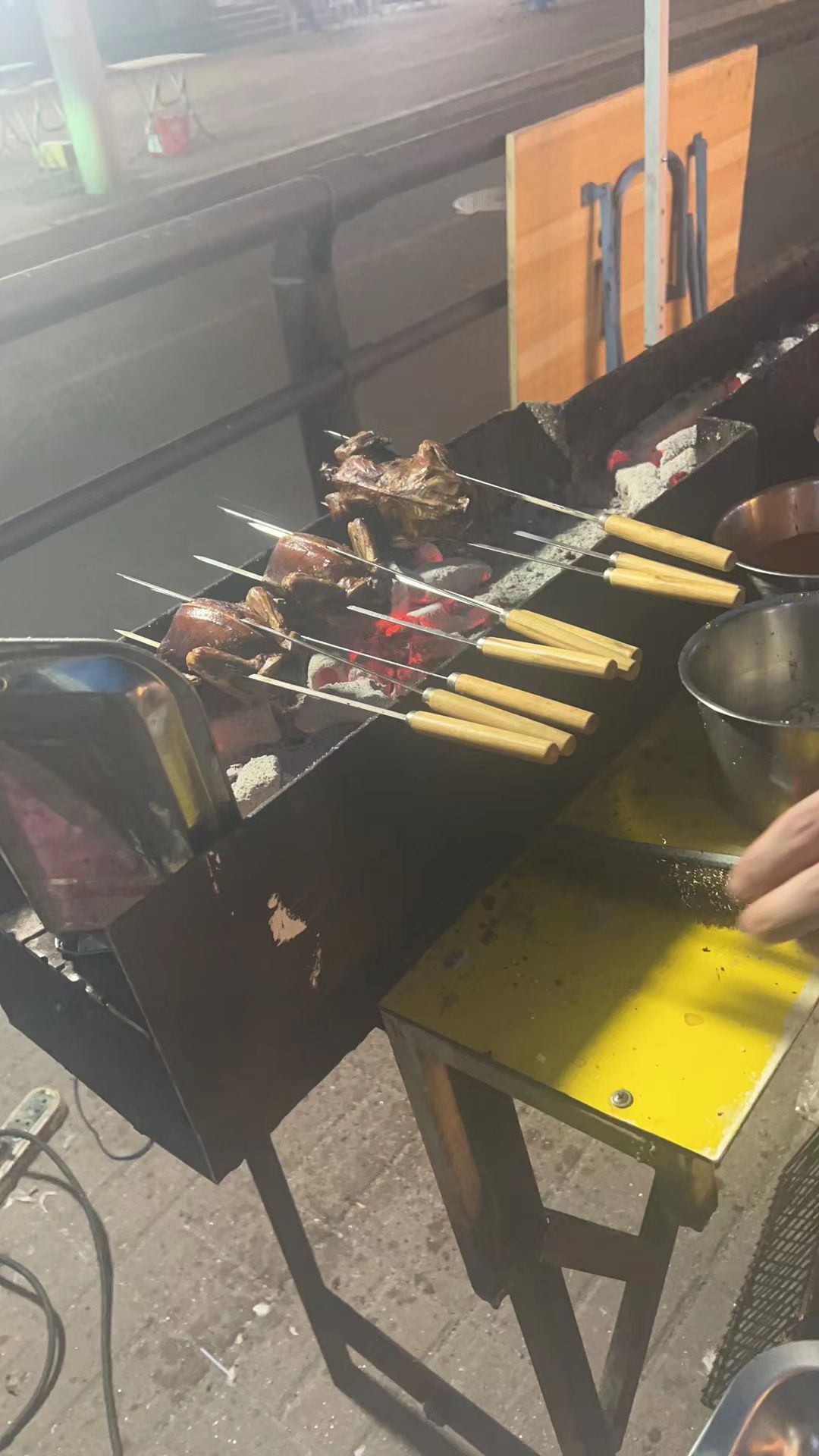 串门烧鸽子