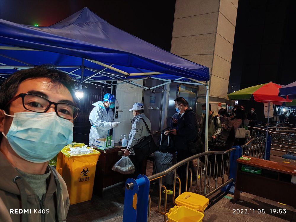 南充北站-出站口