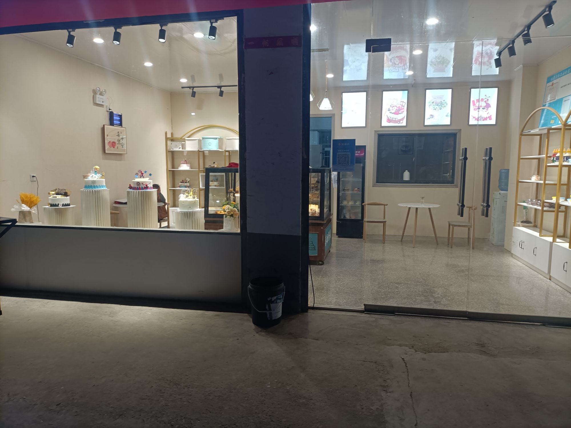 唯卵甜髫喜蛋糕店