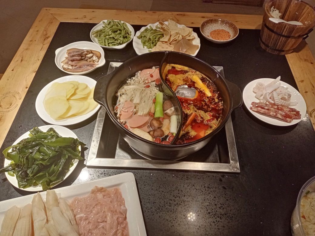 端云特色菌汤锅