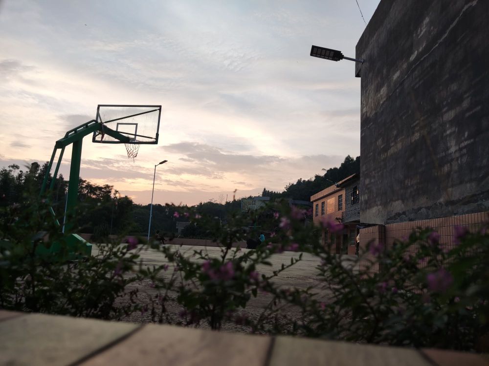 山斗水村灯光球场