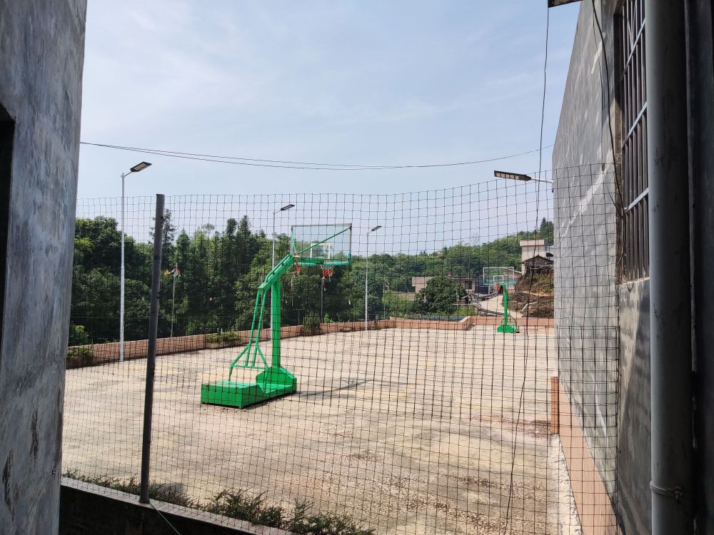 山斗水村灯光球场