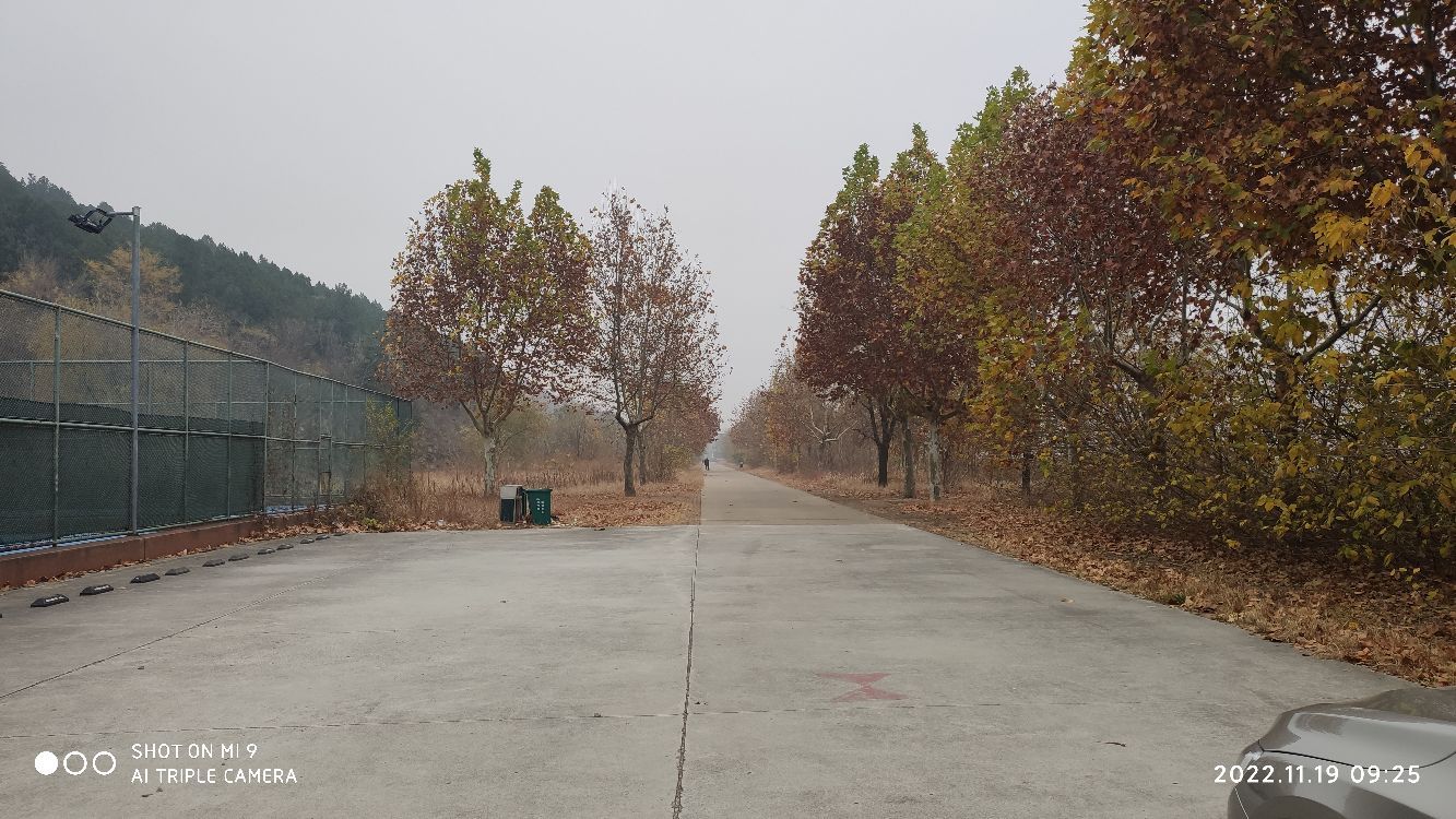 腊山商务网球俱乐部